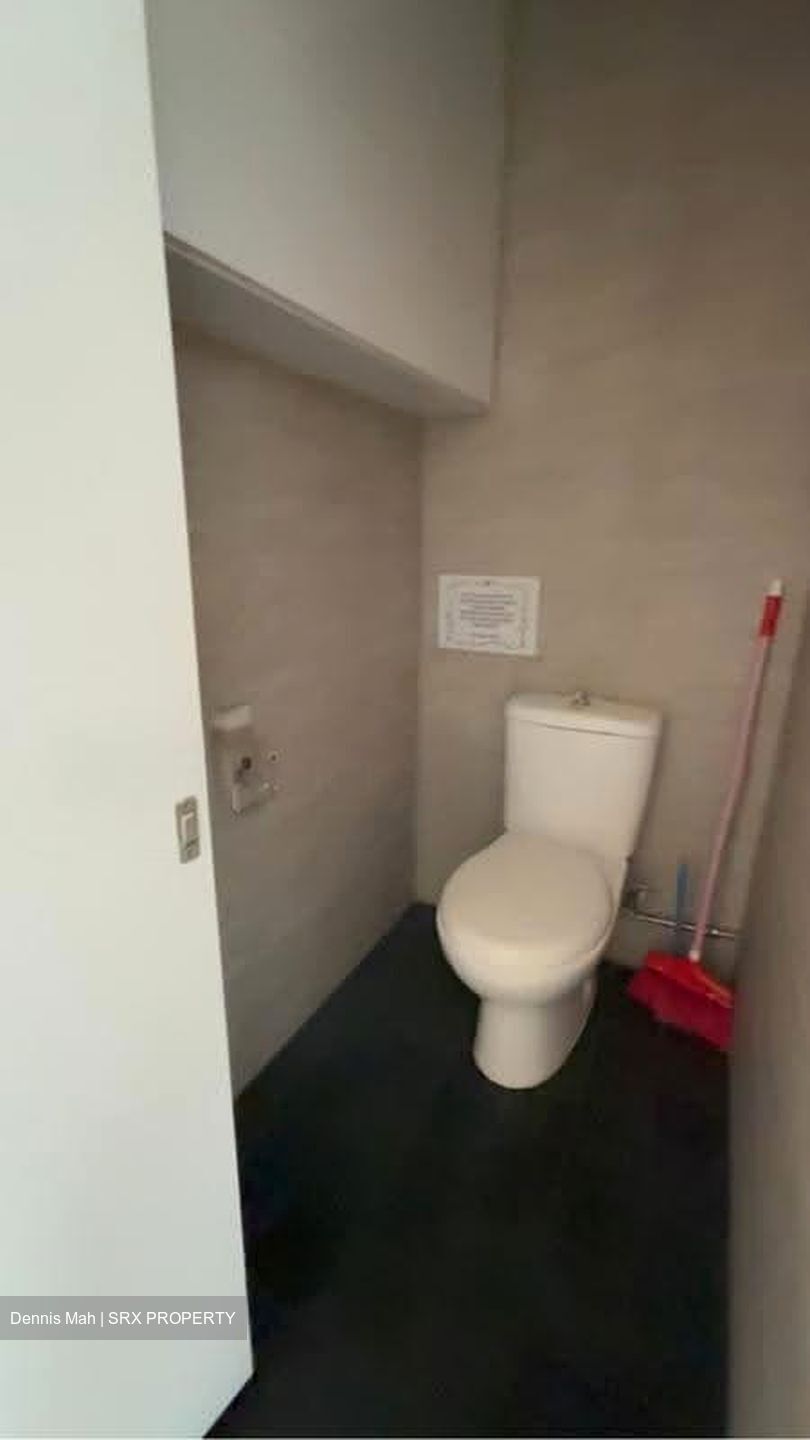 Ang Mo Kio Avenue 8 (D20), Shop House #634490911